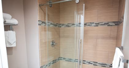 Diamond Bell Inn & Suites