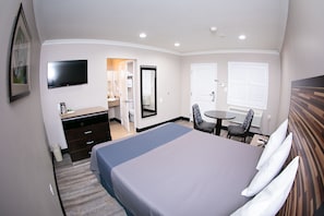 Premium bedding, memory foam beds, desk, iron/ironing board