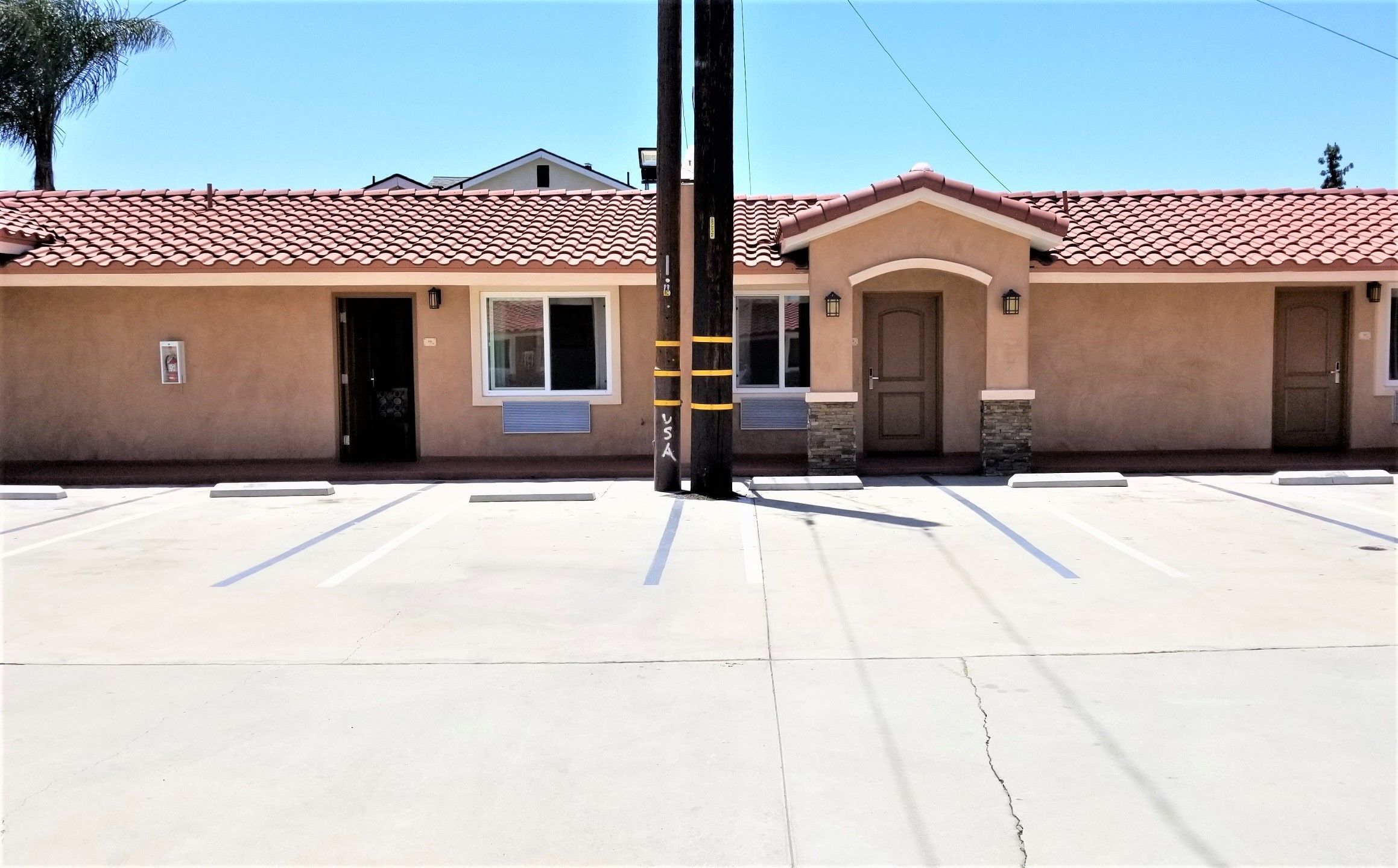 Photo - Diamond Bell Inn & Suites