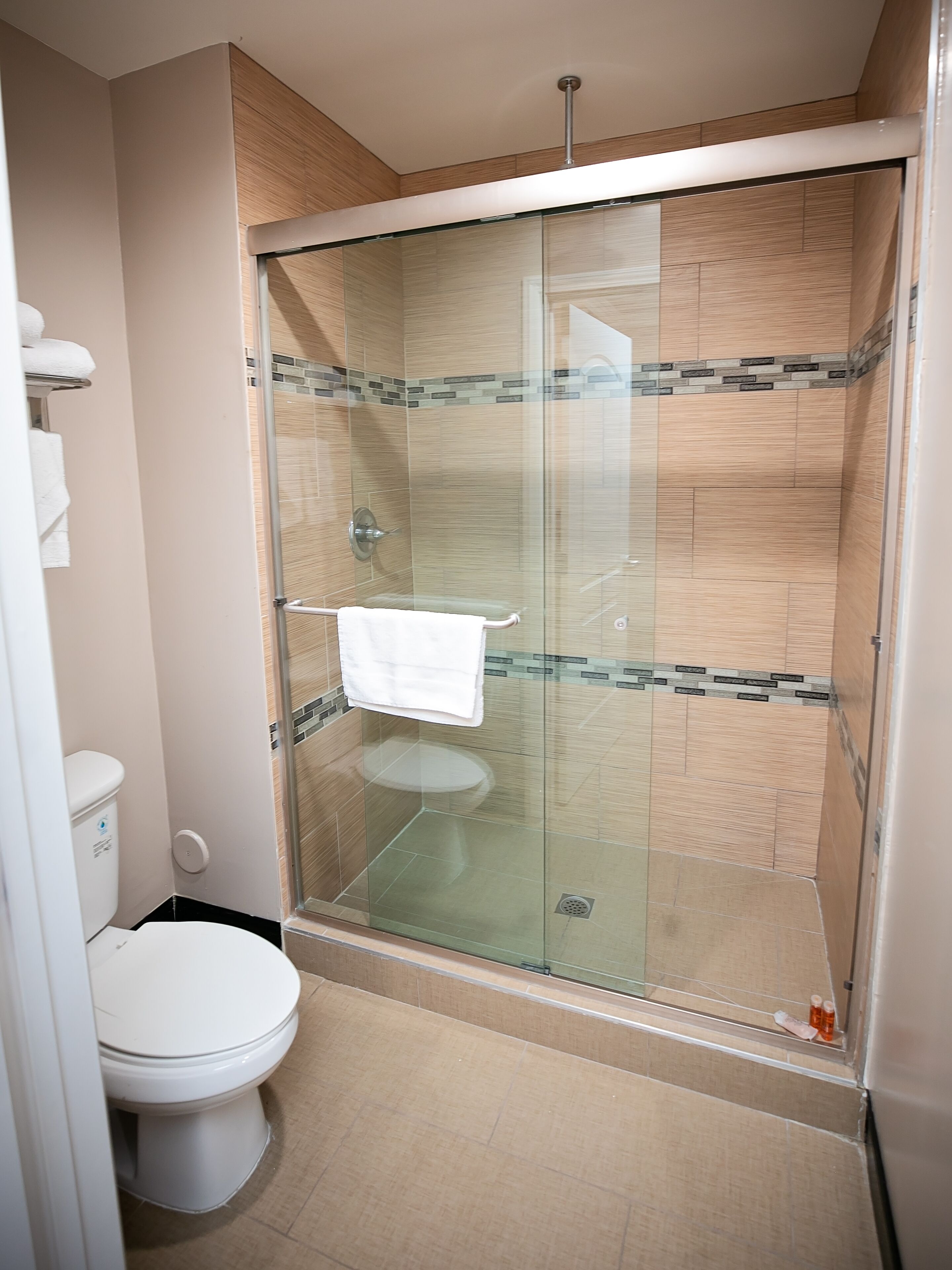 Photo - Diamond Bell Inn & Suites