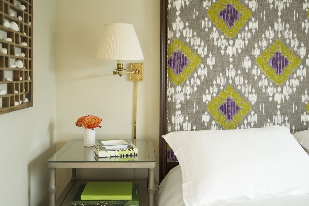 Deluxe Room, 1 Queen Bed | 1 bedroom, premium bedding, down comforters, pillowtop beds