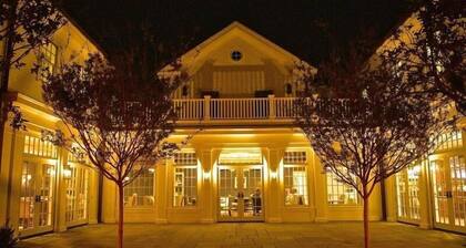 The Quogue Club at Hallock House