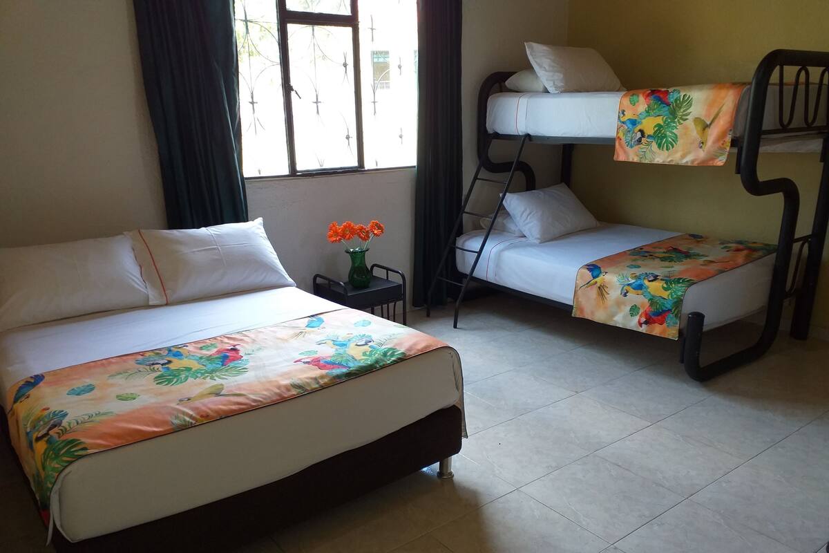 Vierbettzimmer | Zustellbetten, kostenloses WLAN