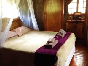 Double Cabin | 1 bedroom, in-room safe, rollaway beds, bed sheets
