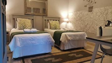 Standard Twin Room, 1 Bedroom | 1 bedroom, individually decorated, desk, laptop workspace
