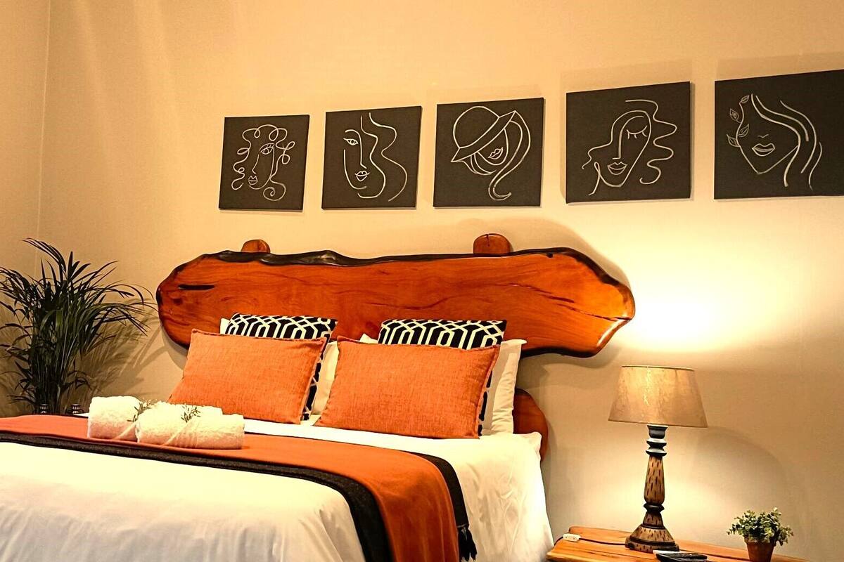 1 chambre, décoration personnalisée, ameublement personnalisé, bureau