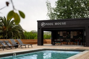 Outdoor pool, pool loungers
