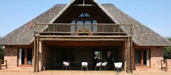 Makhato 84 Bush Lodge