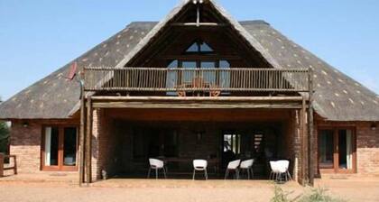 Makhato 84 Bush Lodge