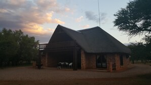 Unclassified image, 4 of 55, button - Makhato 84 Bush Lodge (Bela-Bela)