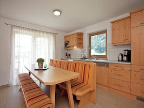 Dining - Holiday home with pool in Wald im Pinzgau (Wald-Königsleiten)
