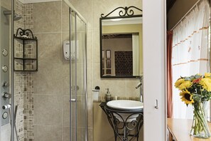 Comfort Room, 1 Bedroom (Double Occupancy ) | Bathroom