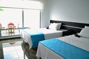 In-room safe, desk, free WiFi