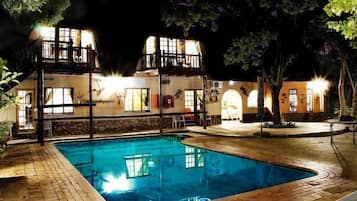 Façade de l’hébergement - soirée/nuit