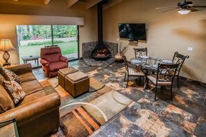Room, 1 Bedroom | Living room | TV, fireplace - Villas At Poco Diablo (Sedona)