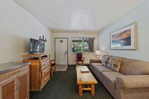 Room (Efficiency) | Living area | TV - The Lodge at Lake Tahoe (South Lake Tahoe)