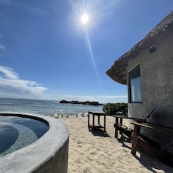Oceanfront King Bed Minipool