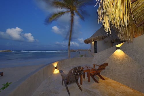 Oceanfront Two Double Beds Minipool | Literie de qualité, minibar, coffre-fort, rideaux d’obscurcissement