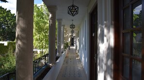 Lorong