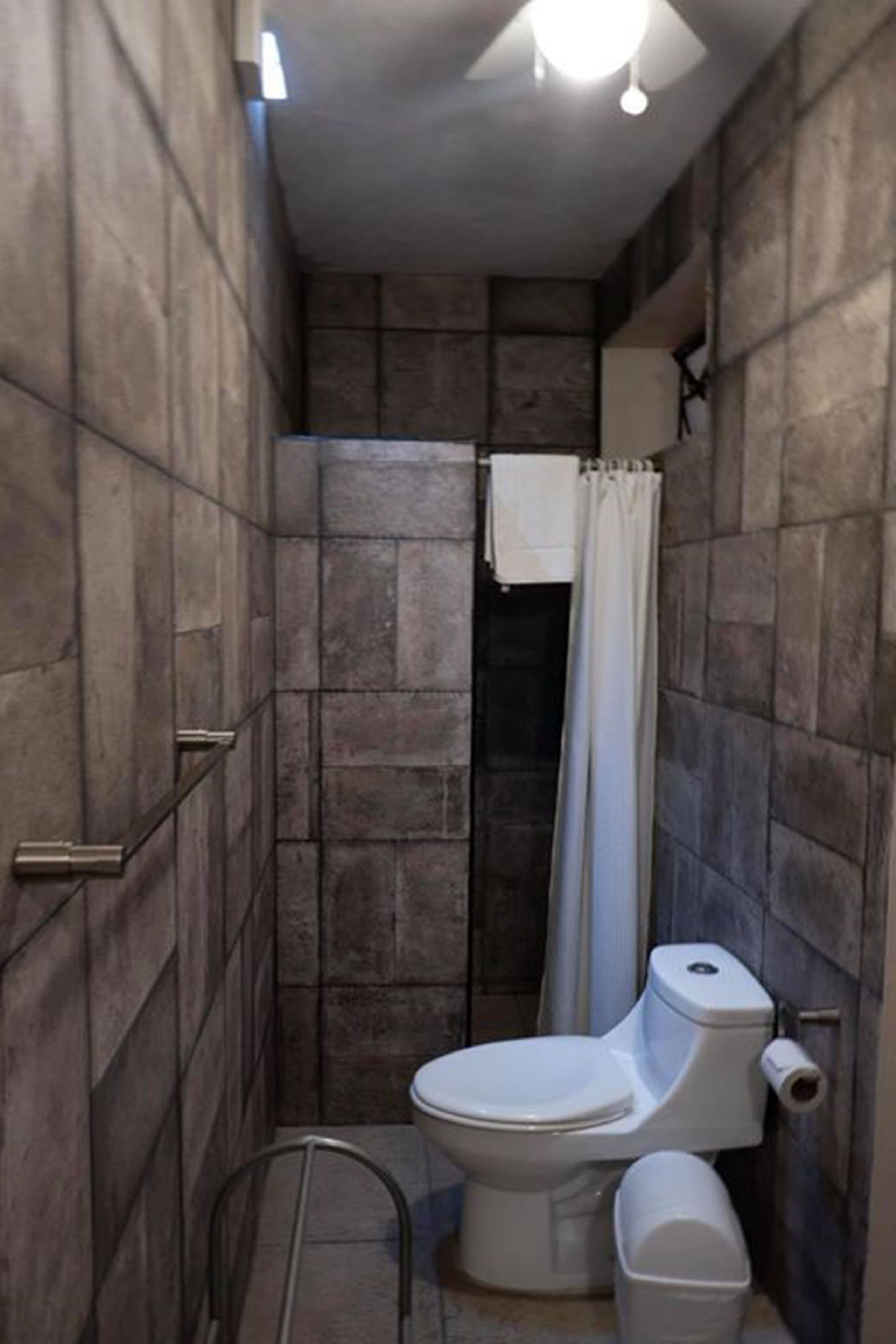 standard room | bathroom | shower, free toiletries, hair dryer, bidet