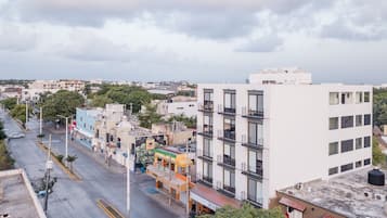 Estudio estándar, 1 cama de matrimonio grande con sofá cama, cocina básica | Vistas a la ciudad