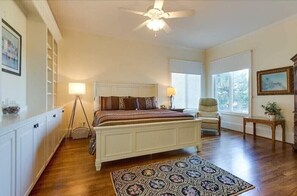 House, 6 Bedrooms