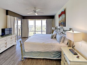 Condo, 2 Bedrooms