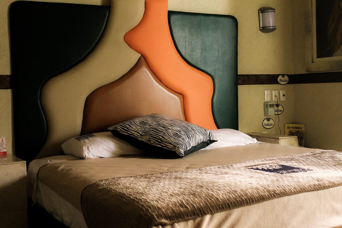 Coffres-forts dans les chambres, Wi-Fi gratuit, draps fournis