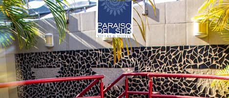 Caja de seguridad en la habitación, wifi gratis y ropa de cama