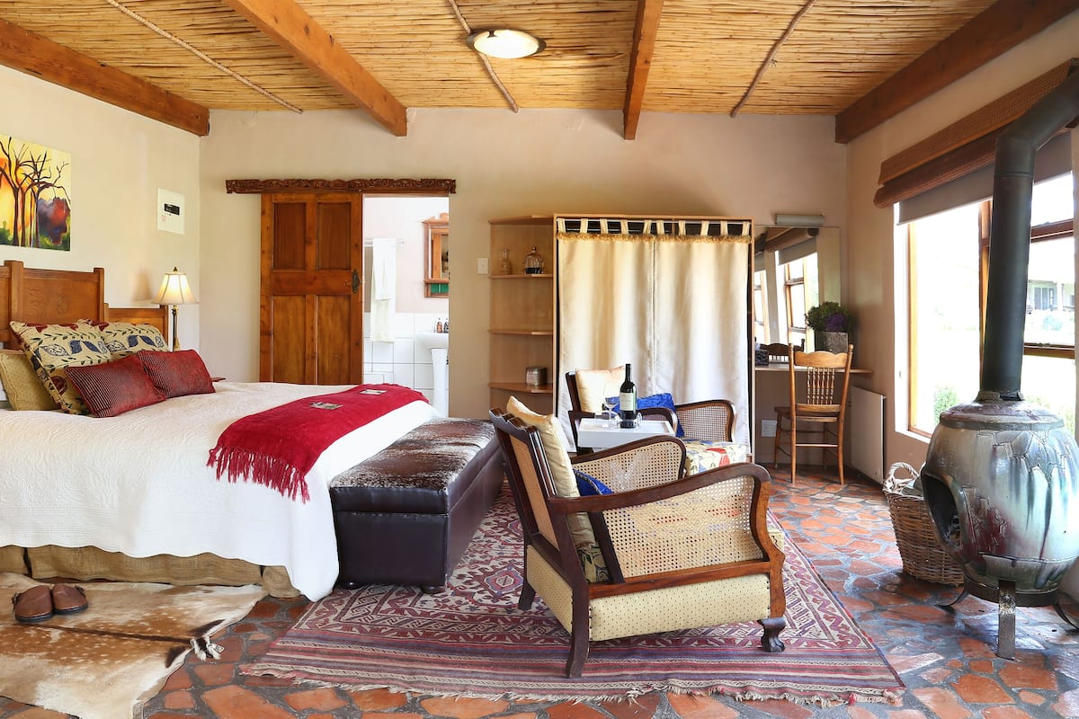 Luxury Room, 1 Bedroom (Luxury Room: Nguni) | 3 bedrooms, minibar, bed sheets