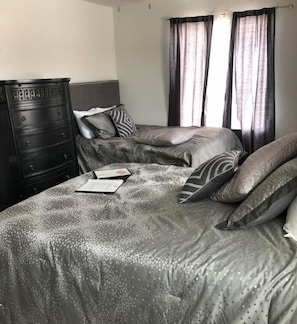 Room 10 - White Horse Hotel (Spirit Lake)
