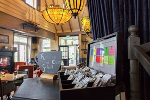 Enjoy a warm meal at this inviting eatery, where you can order a cup of coffee for €4.25 from the menu board.