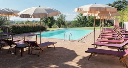 Farmhouse Montalto near Sandy Beaches