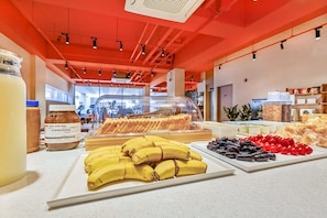 Free daily continental breakfast - Gyeongju Hotel Gonggan (Gyeongju)