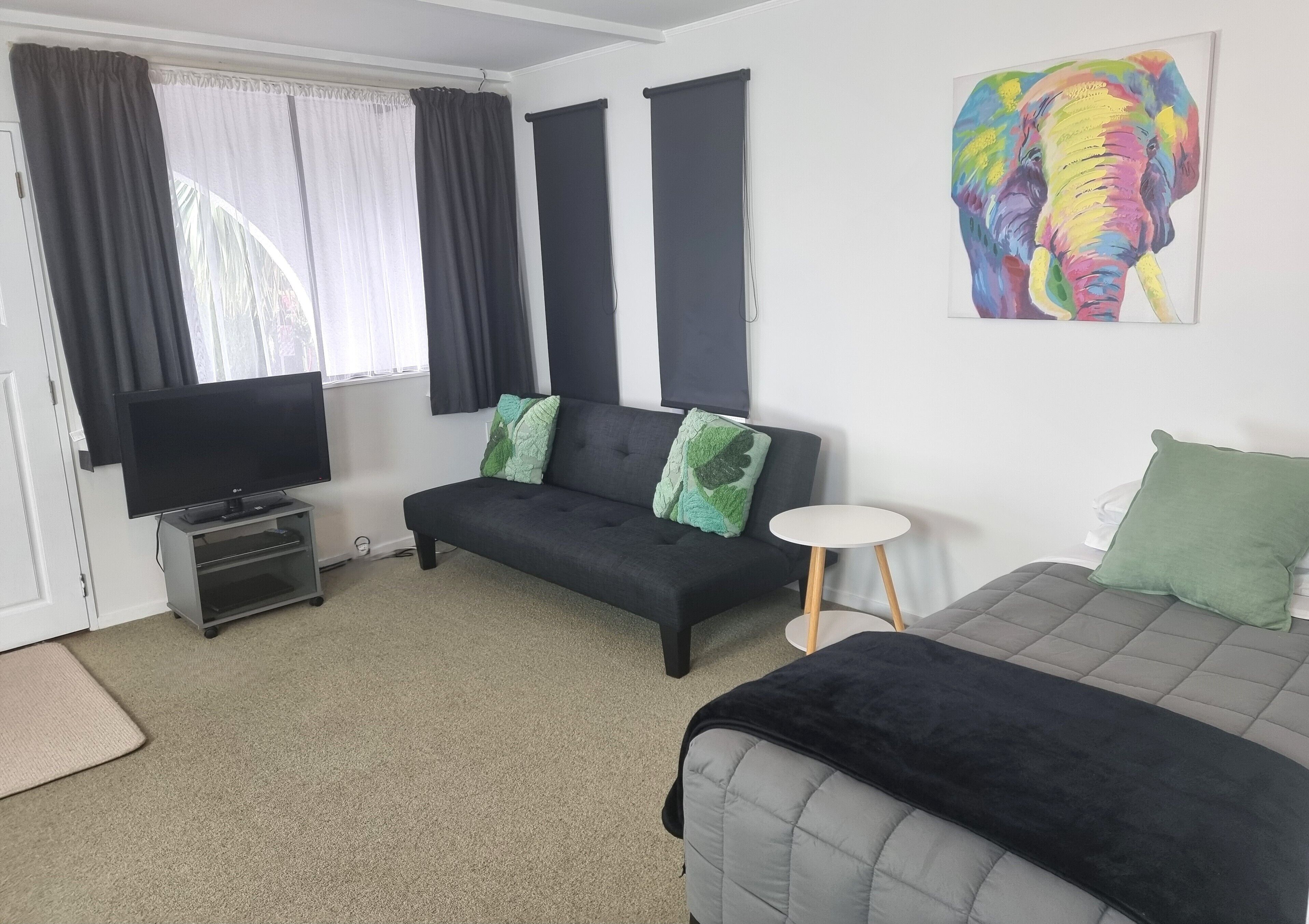 Apartment, 1 Bedroom (Unit 5) | Living area
