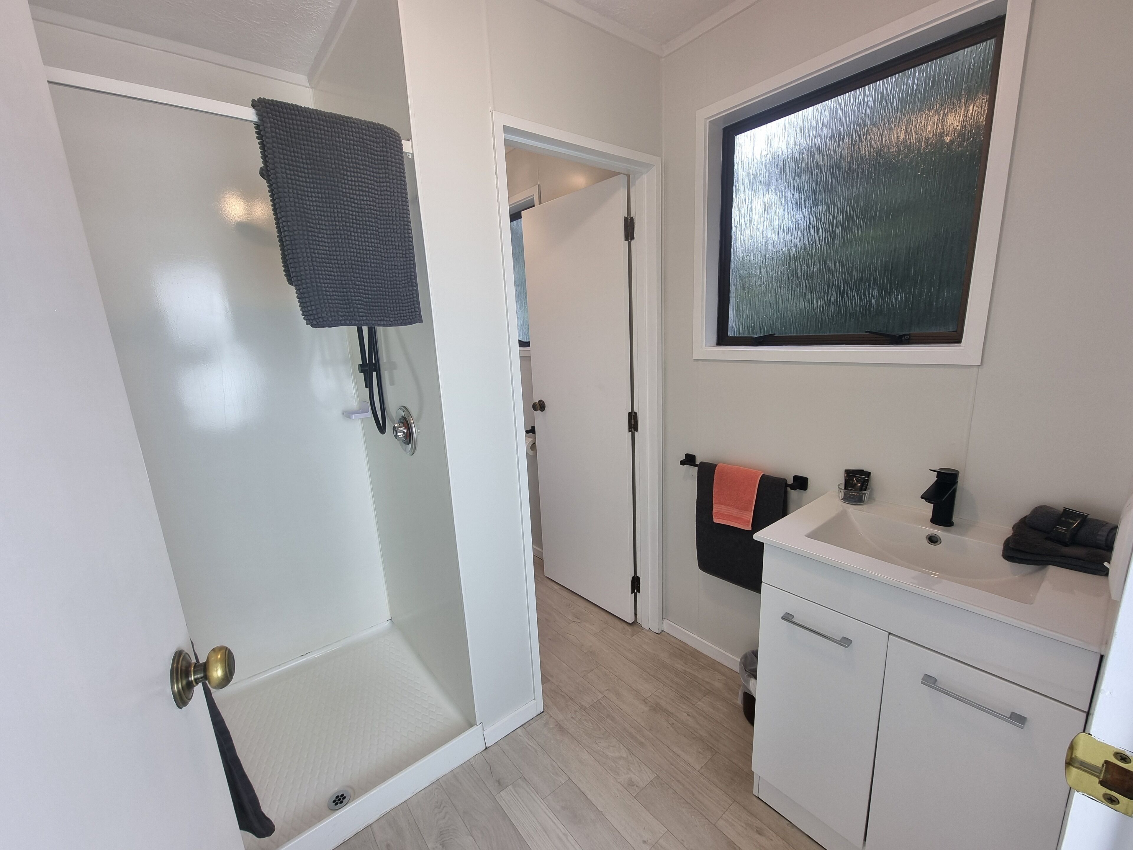 Triple Studio (Unit 6) | Bathroom