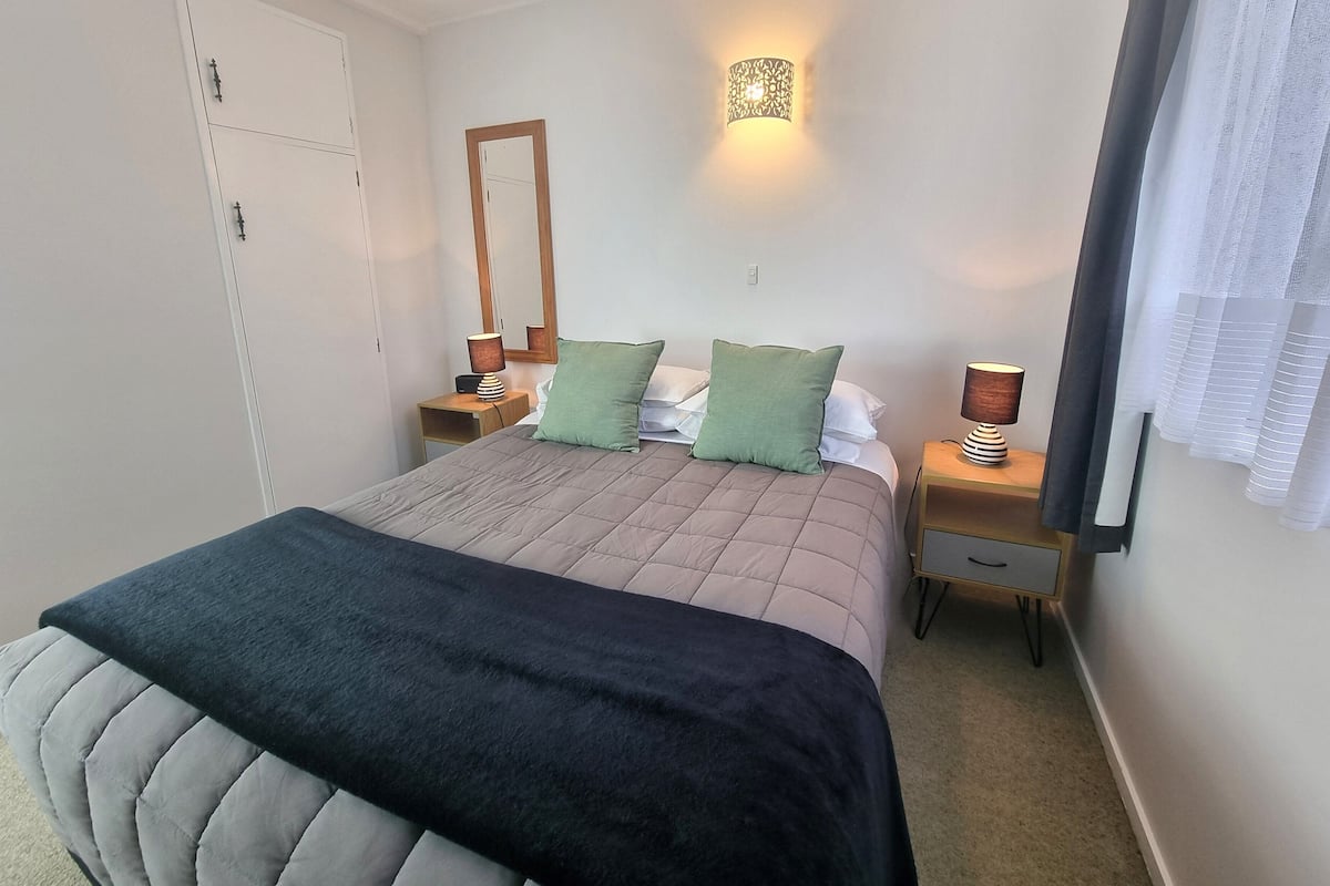 Apartment, 1 Bedroom (Unit 4) | Iron/ironing board, free cribs/infant beds, free WiFi