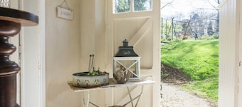 Bièvre Forest-Edge Retreat