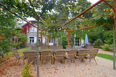Bièvre Forest-Edge Retreat