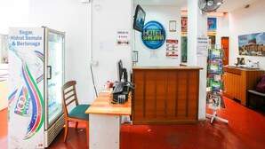 Quầy tiếp tân