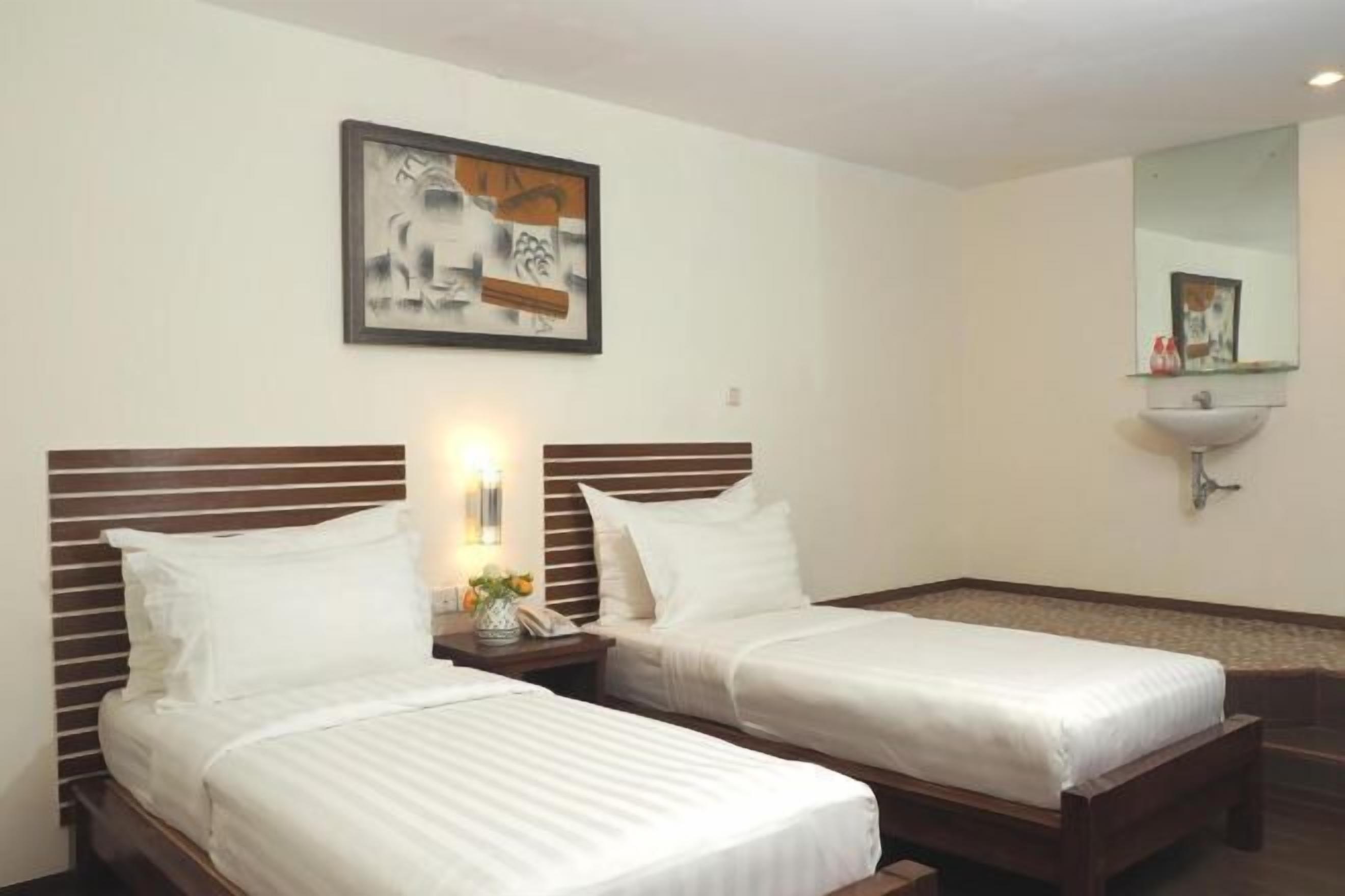 In-room safe, desk, soundproofing, iron/ironing board