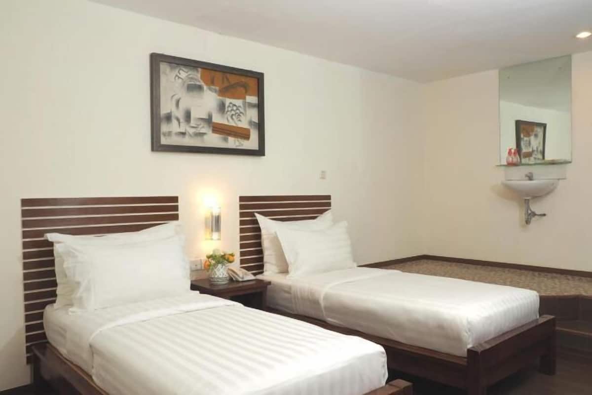 In-room safe, desk, soundproofing, iron/ironing board