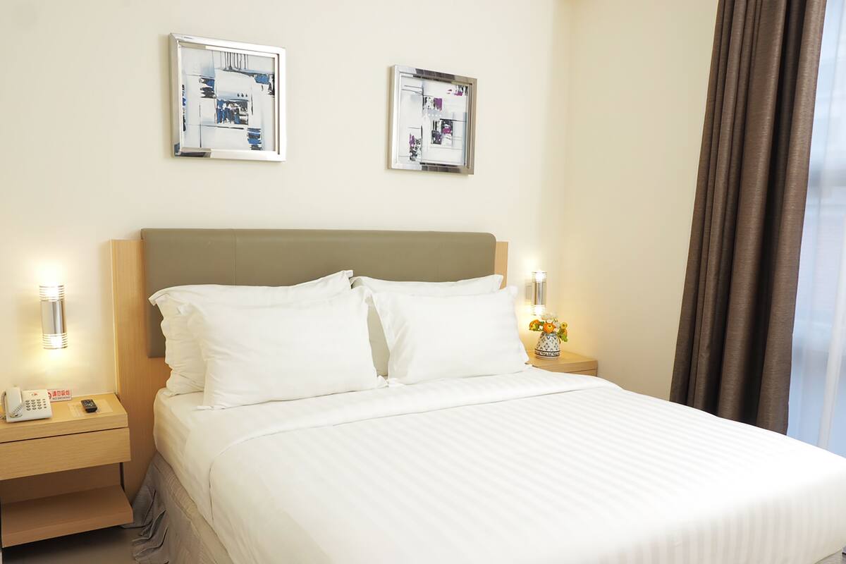Superior Room | In-room safe, desk, iron/ironing board (on request), free WiFi