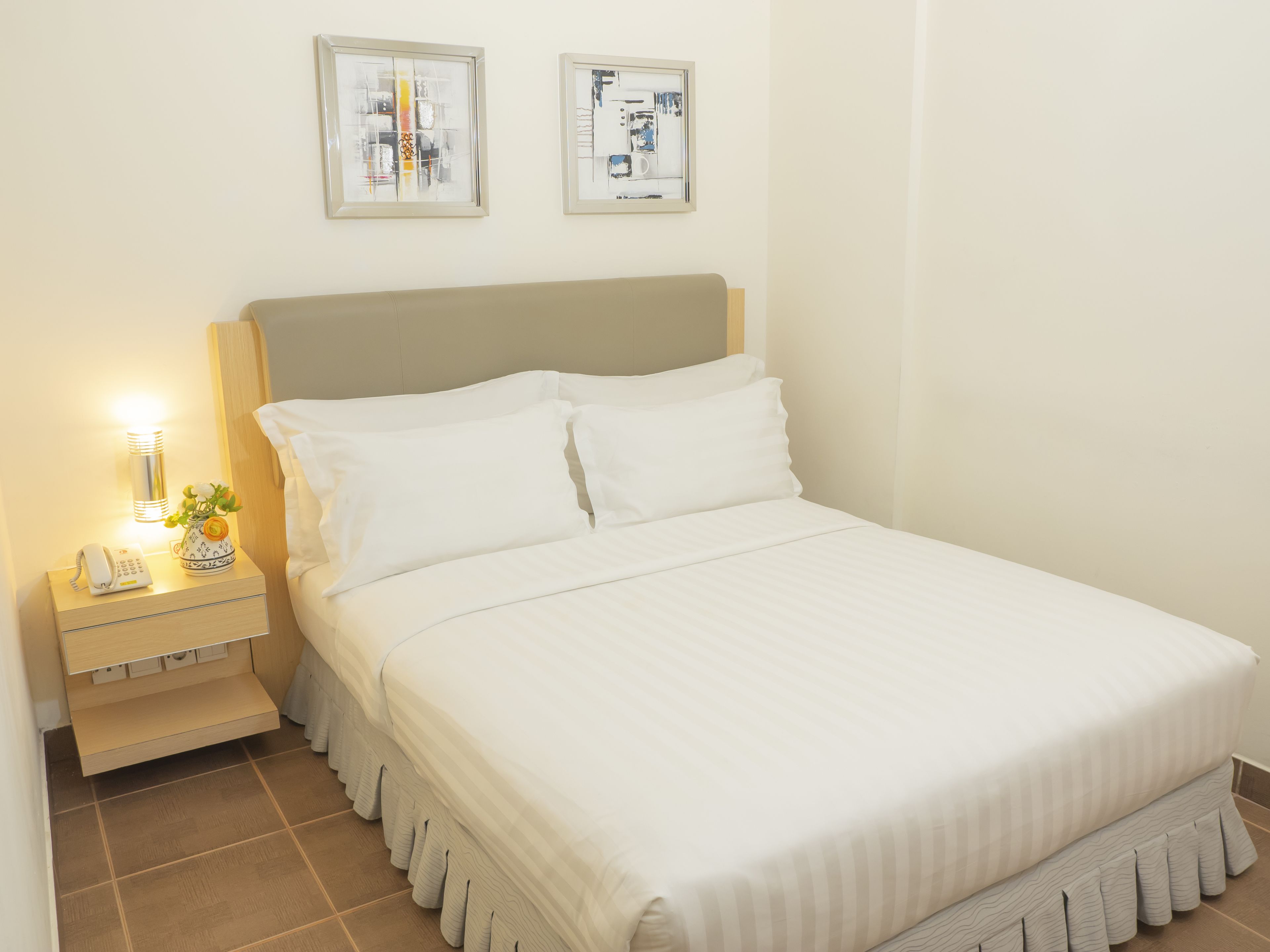 superior room | in-room safe, desk, soundproofing, free wifi