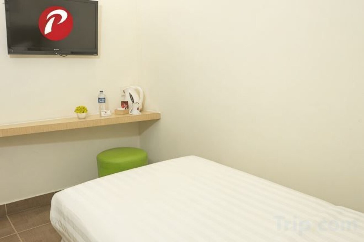 Standard Single Room Without Window