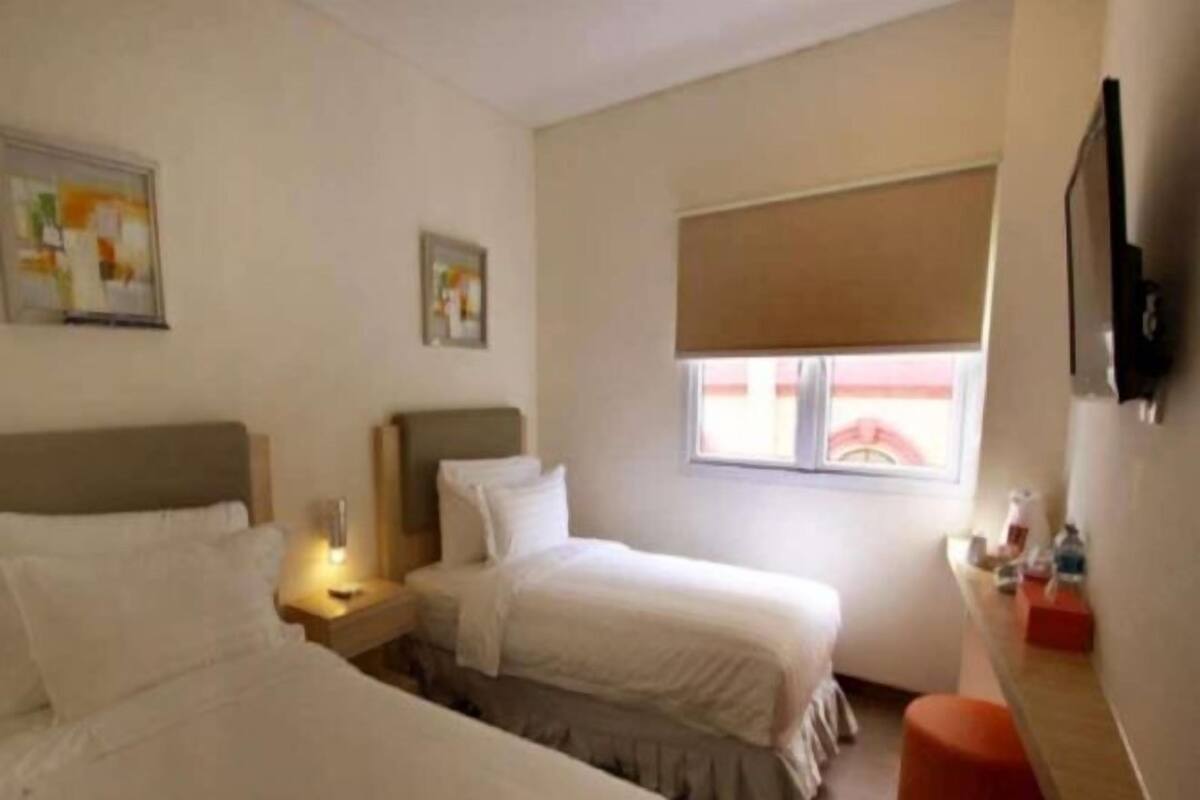 Premium bedding, in-room safe, desk, soundproofing