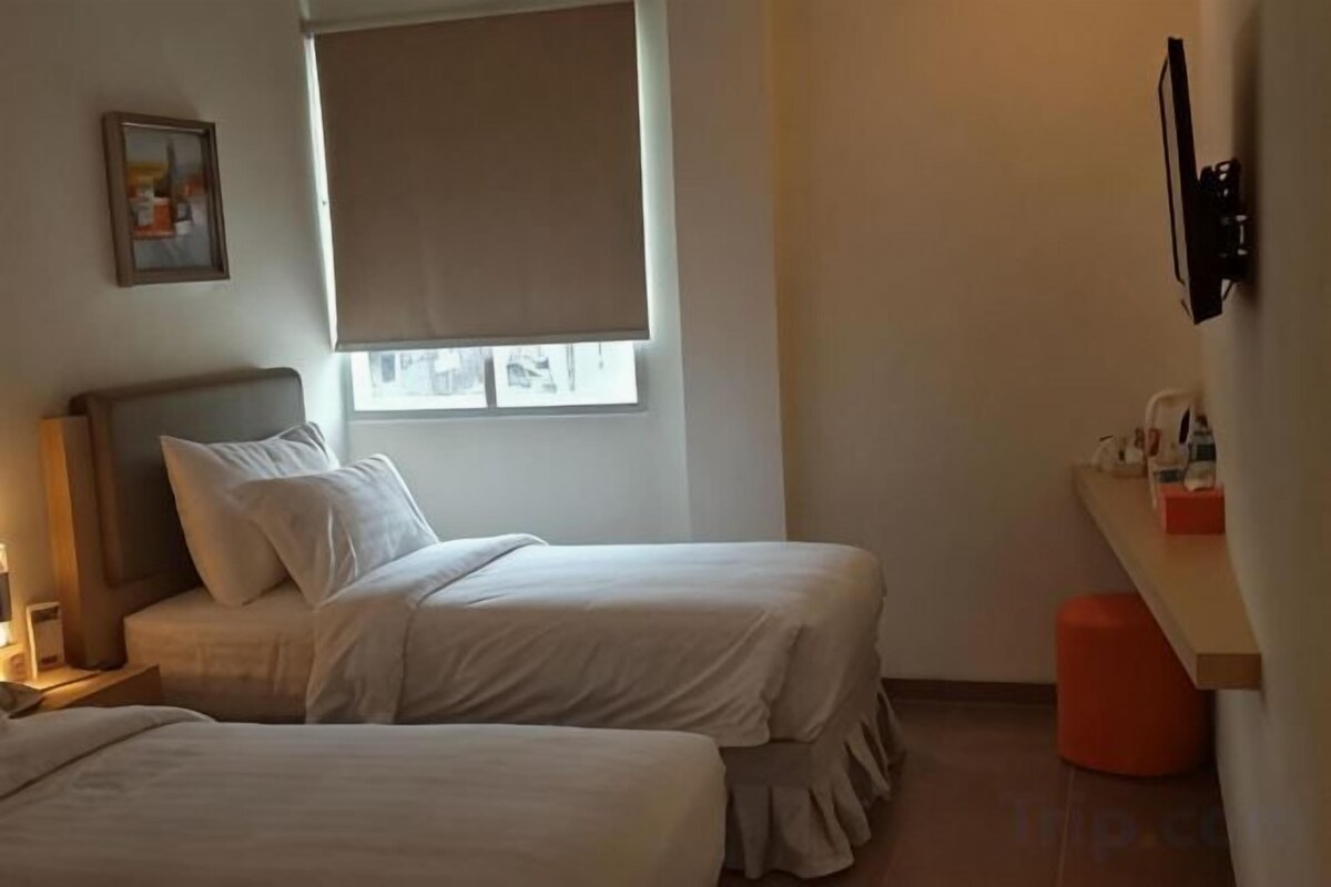 Premium bedding, in-room safe, desk, soundproofing