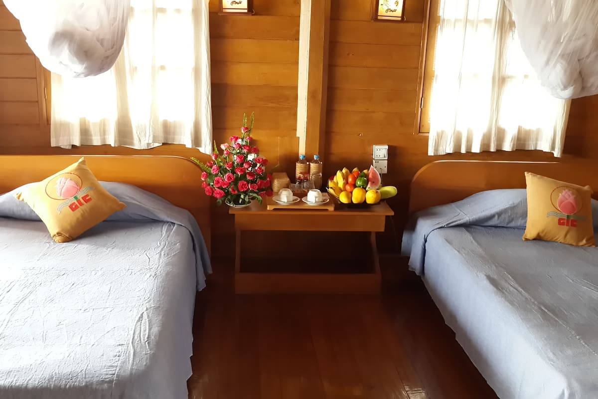 Superior Bungalow | Minibar, in-room safe, desk, free cribs/infant beds