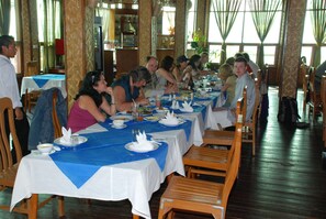 Lokala och internationella rätter