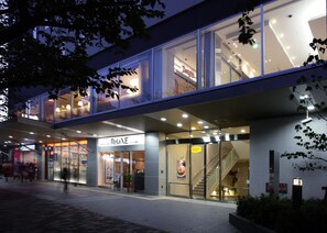 Fasade – kveld/natt